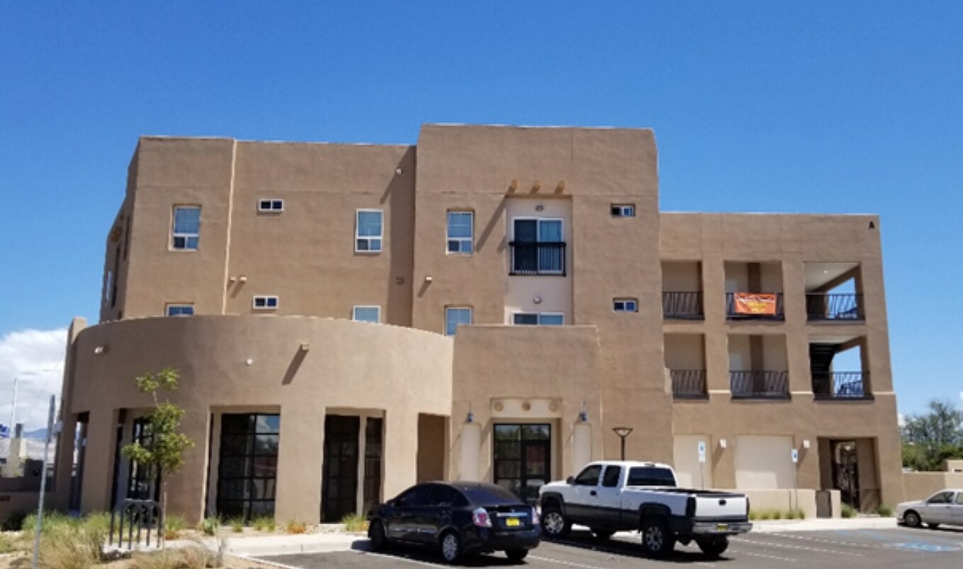 2500 Central Ave, Albuquerque, NM à louer Photo de l’immeuble– Image 1 sur 9