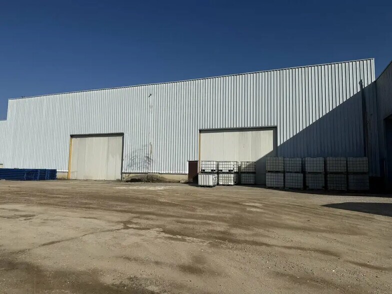 Industriel/Logistique dans Allonne à louer - Photo de l’immeuble – Image 1 sur 1