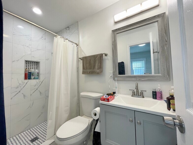 1414 W 30th St, Los Angeles, CA à vendre - Photo intérieure – Image 3 sur 20