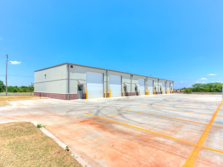 1800 W Tecumseh Rd, Norman, OK à louer - Photo de l’immeuble – Image 3 sur 10