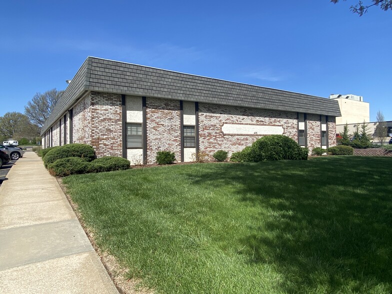 405-407 S Clairborne Rd, Olathe, KS à louer - Photo principale – Image 2 sur 2