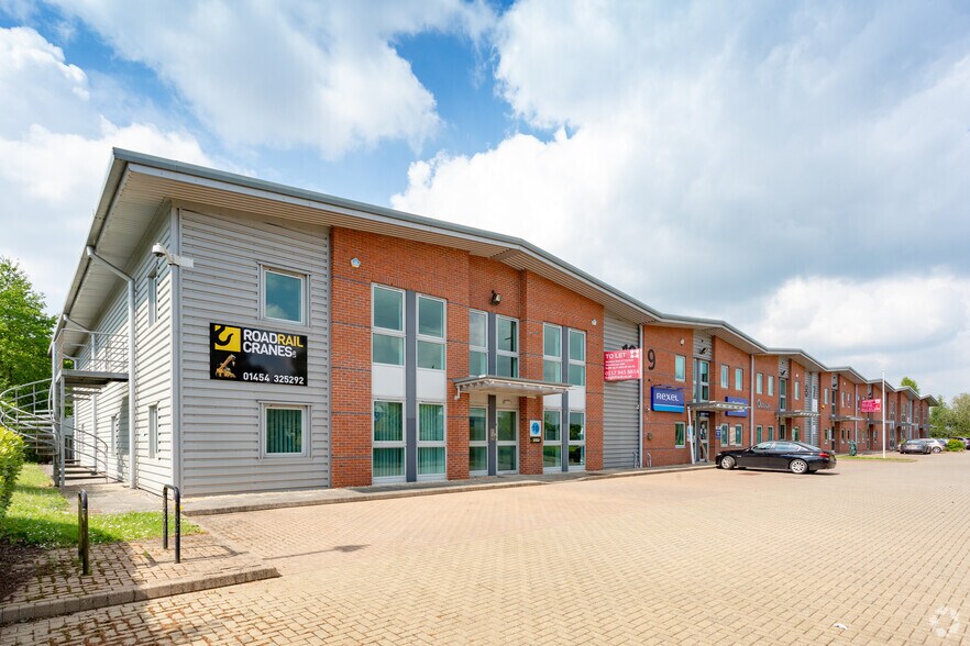 Woodward Ave, Yate à louer - Photo principale – Image 1 sur 7