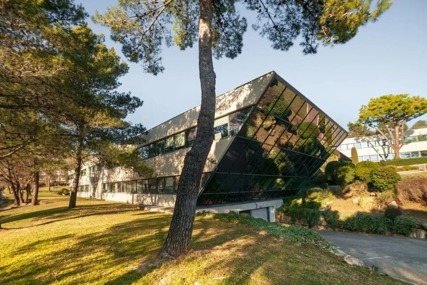 Bureau dans SOPHIA ANTIPOLIS à louer - Photo de l’immeuble – Image 3 sur 9