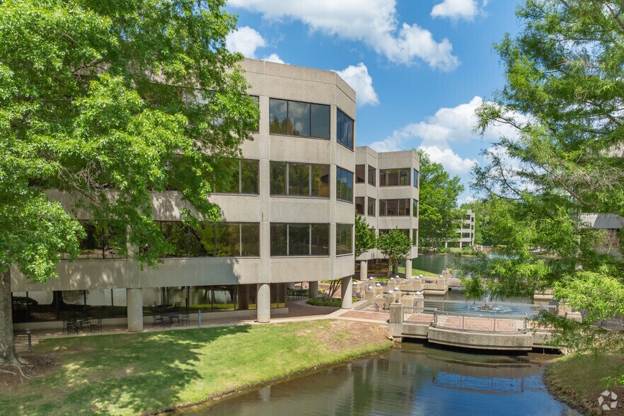2600 Thousand Oaks Blvd, Memphis, TN à louer - Photo principale – Image 1 sur 7