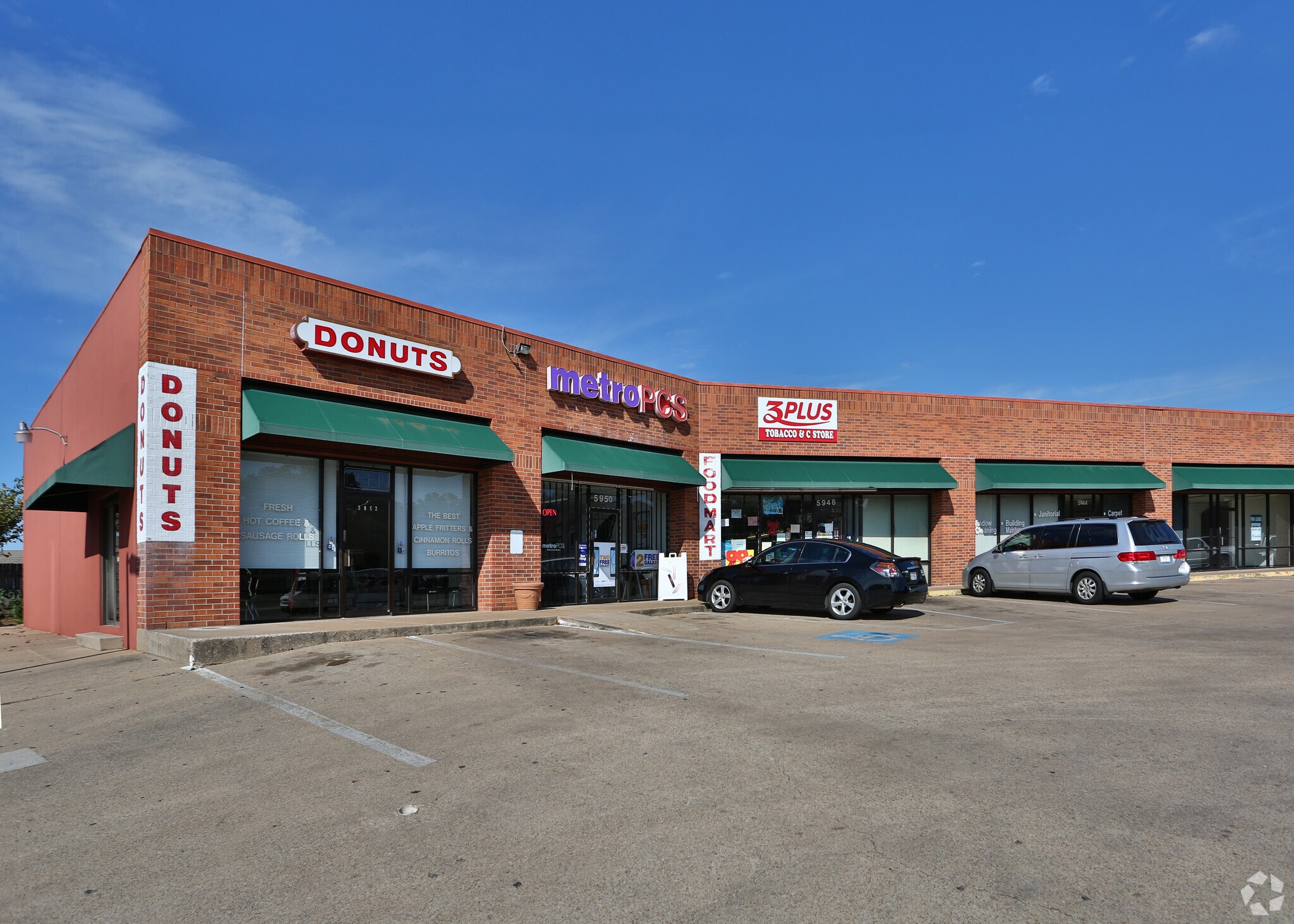 5932-5952 River Oaks Blvd, Fort Worth, TX à vendre Photo de l’immeuble– Image 1 sur 2