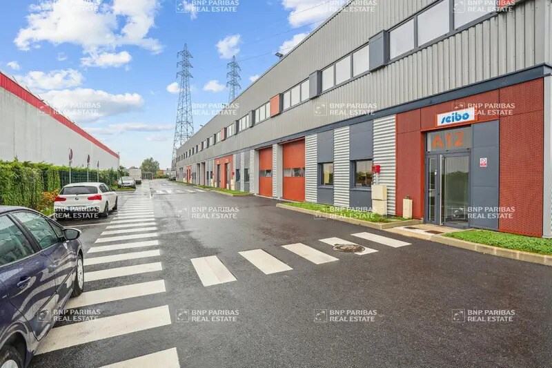 Local d’activités dans Corbeil-Essonnes à louer - Photo de l’immeuble – Image 3 sur 18