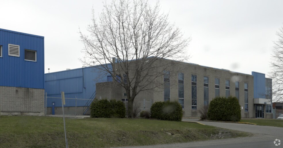 690 Boul Industriel, St-Eustache, QC à louer - Photo de l’immeuble – Image 3 sur 3
