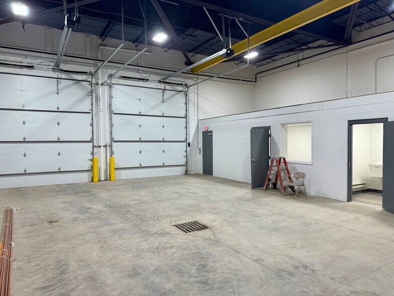 20801 Salisbury Rd, Cleveland, OH à louer - Photo de l’immeuble – Image 2 sur 4