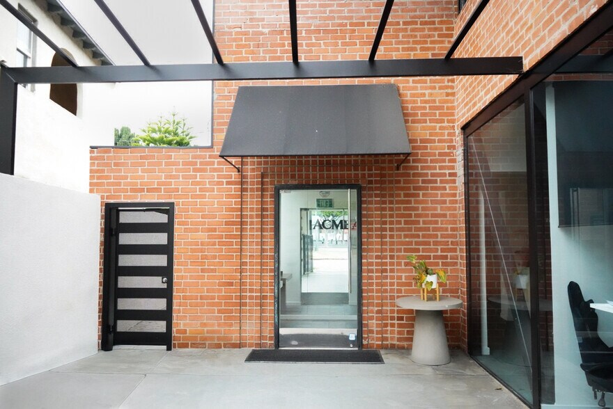 446-448 S Canon Dr, Beverly Hills, CA à vendre - Photo de l’immeuble – Image 2 sur 23