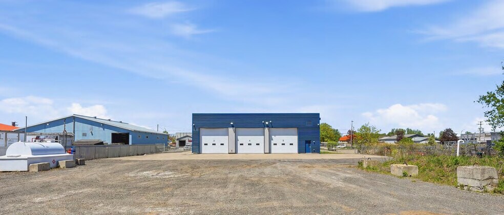 145 Rue De L'industrie, L'assomption, QC à louer - Photo de l’immeuble – Image 3 sur 12