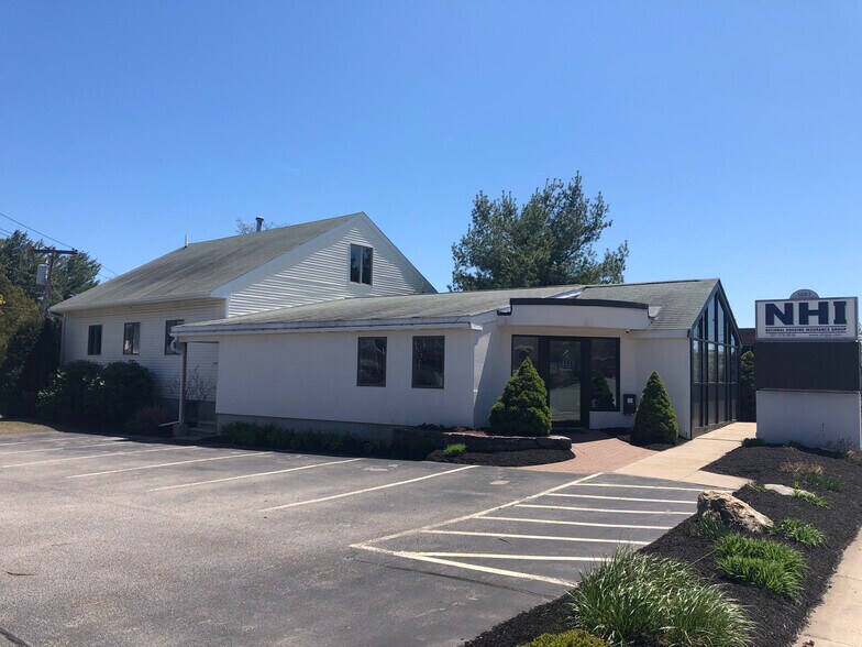 1087 Forest Ave, Portland, ME à louer - Photo de l’immeuble – Image 2 sur 7