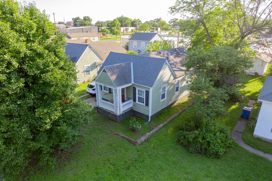 230 S Lewis St, Stillwater, OK à vendre - Photo de l’immeuble – Image 3 sur 10