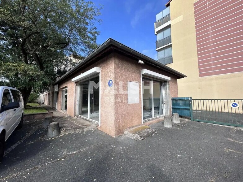 Local commercial dans Villefranche-sur-Saône à louer - Photo de l’immeuble – Image 1 sur 4