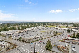 7601-7621 Evergreen Way, Everett, WA à louer Photo de l’immeuble– Image 1 sur 1