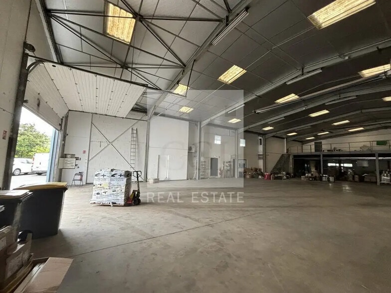Bureau dans Civrieux-d'Azergues à louer - Photo de l’immeuble – Image 3 sur 24