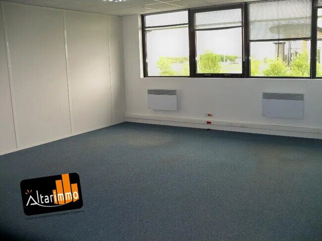 Plus de détails pour Bureau à louer