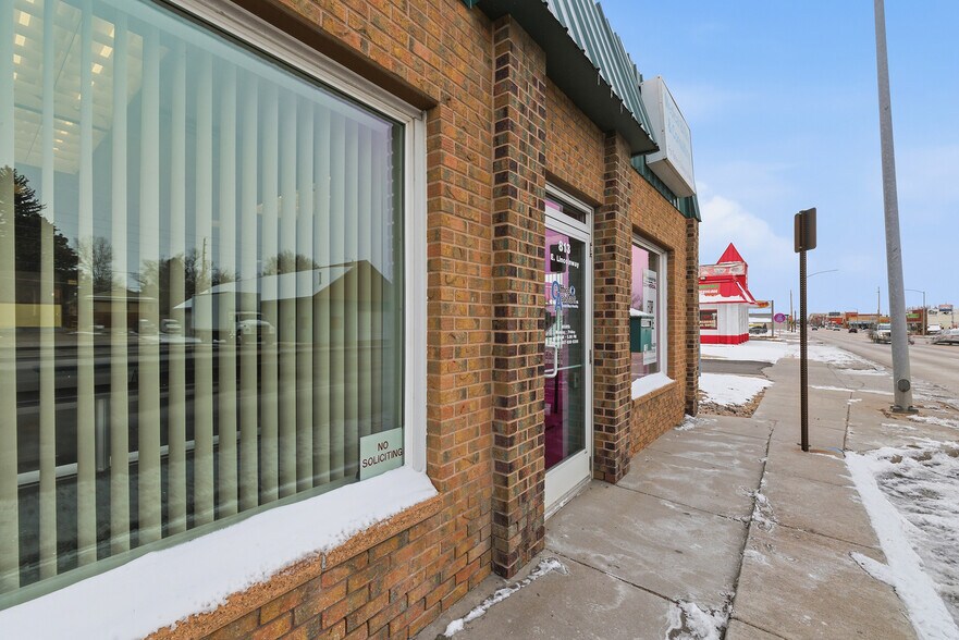 813 E Lincolnway, Cheyenne, WY à vendre - Photo de l’immeuble – Image 3 sur 25