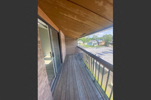 614 Englewood Ave, Tonawanda, NY à vendre - Photo de l’immeuble – Image 3 sur 9