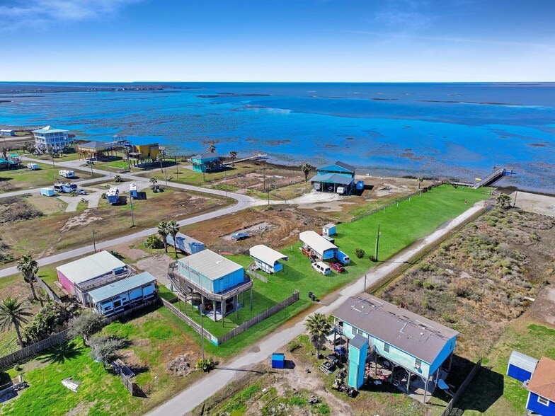 1067 Seagull St, Gilchrist, TX à vendre - Aérien – Image 1 sur 10