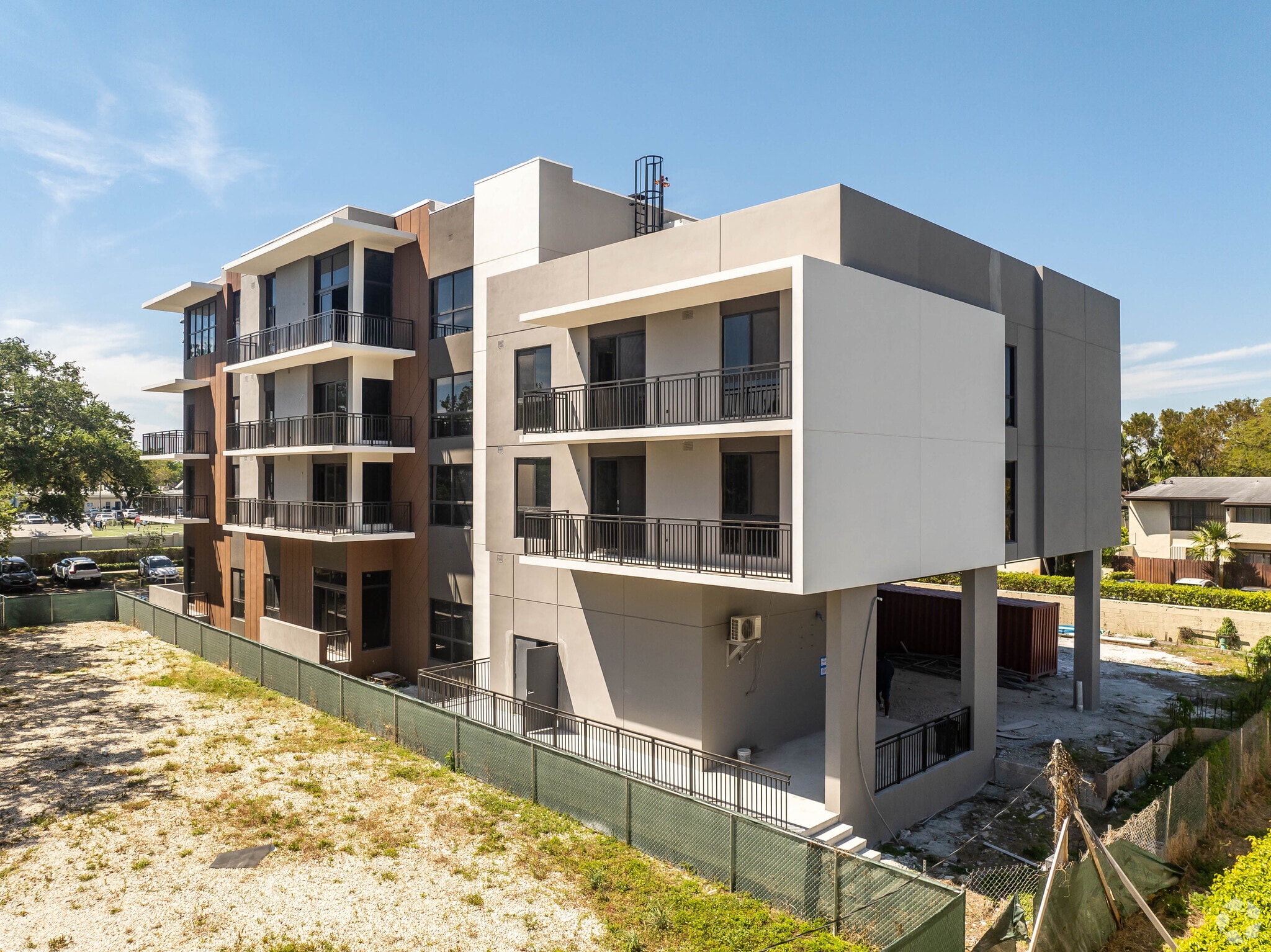 2479 Northeast 192 Street, Miami, FL à vendre Photo principale– Image 1 sur 20