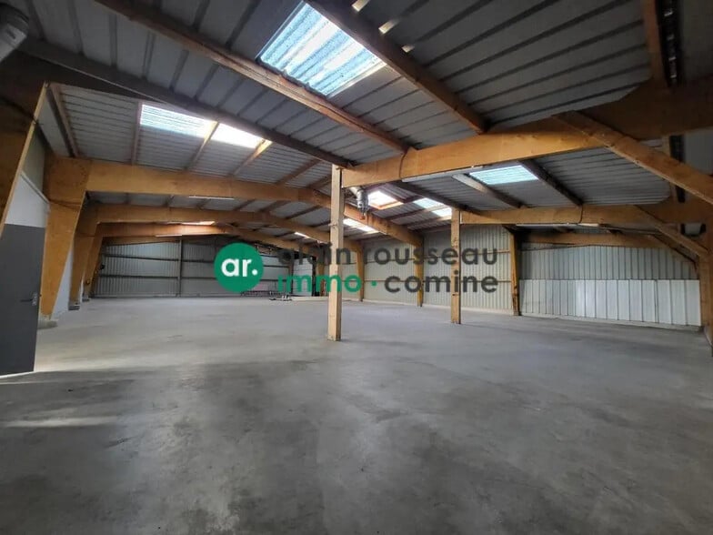 Local d’activités dans Loire-Authion à louer - Photo intérieure – Image 2 sur 8