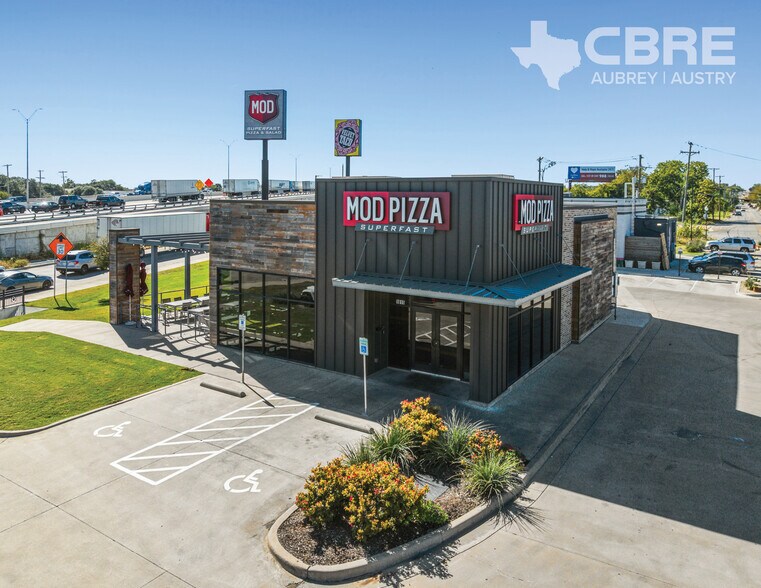 1015 S Jack Kultgen Expy, Waco, TX à vendre - Photo de l’immeuble – Image 1 sur 2