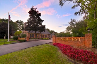 44670 Ann Arbor Rd W, Plymouth, MI à louer Photo de l’immeuble– Image 1 sur 2