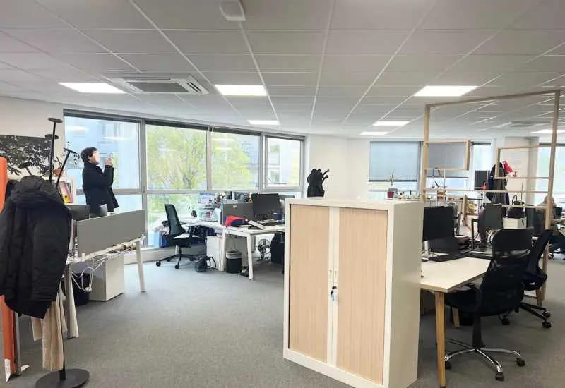 Local d’activités dans Paris à louer - Photo intérieure – Image 2 sur 4