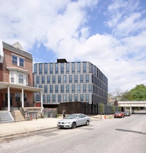 5013 Springfield Ave, Philadelphia, PA à louer Photo de l’immeuble– Image 2 sur 3