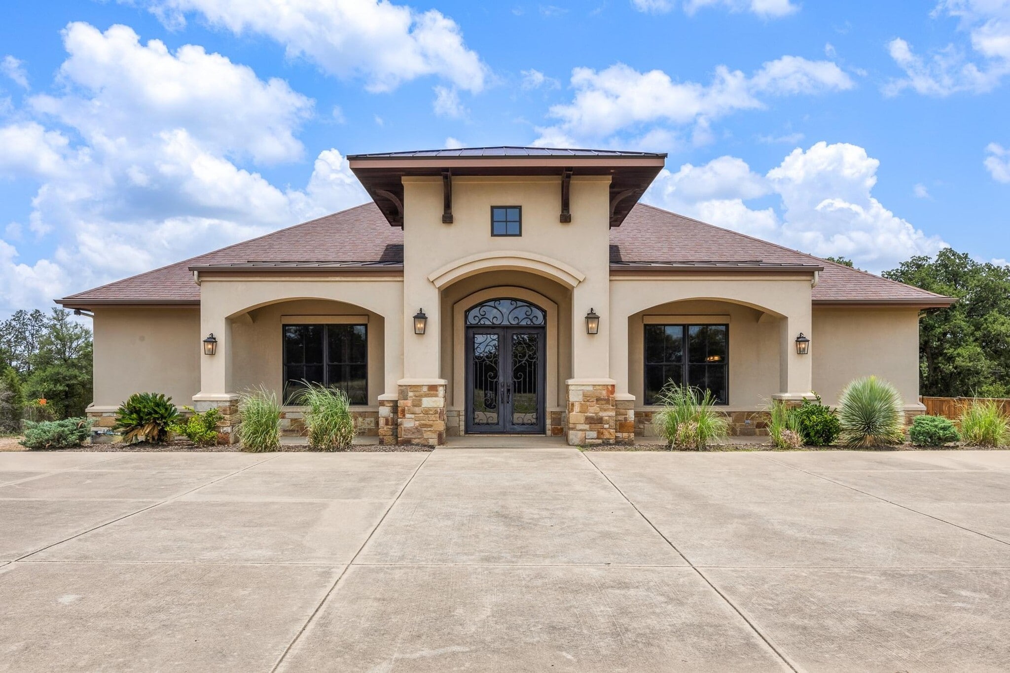 105 Applewood Dr, Cedar Creek, TX à louer Photo de l’immeuble– Image 1 sur 41
