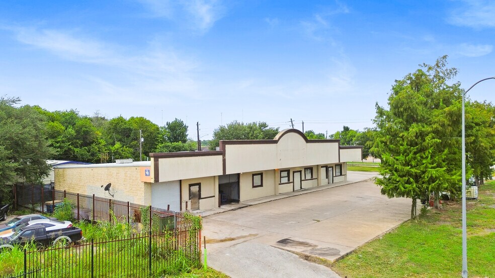 14613 S Post Oak Rd, Houston, TX à vendre - Photo de l’immeuble – Image 3 sur 12