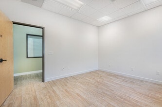 4865 Old Redwood Hwy, Santa Rosa, CA à louer Photo intérieure– Image 2 sur 6