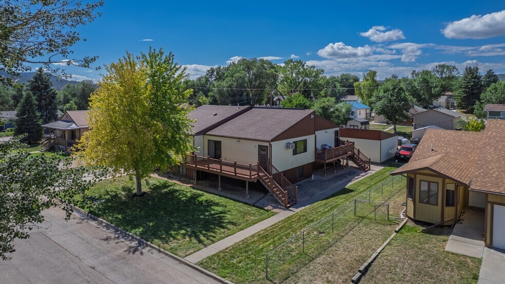 438 S 14th St, Hot Springs, SD à vendre - Photo de l’immeuble – Image 2 sur 33