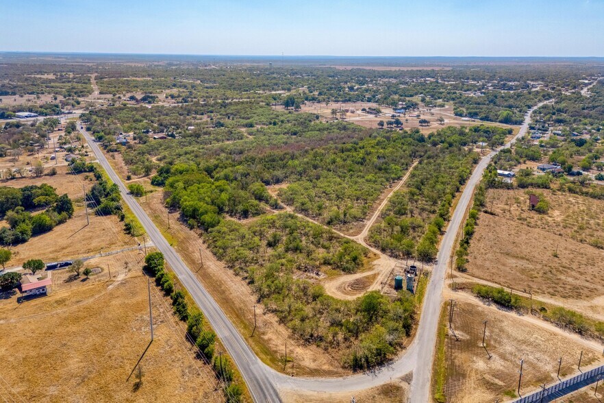 TBD HACKBERRY St, Luling, TX à vendre - Photo de l’immeuble – Image 2 sur 18
