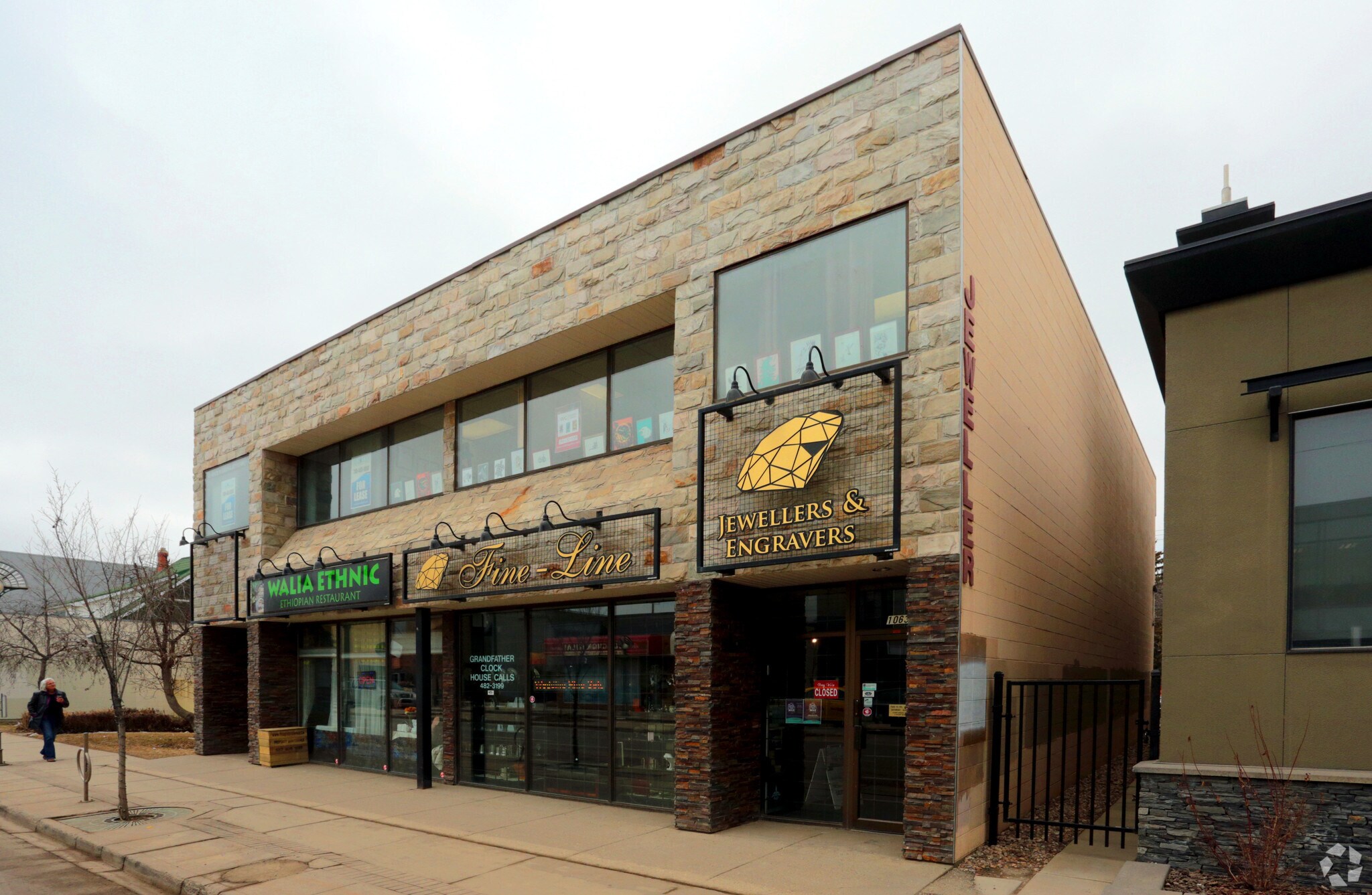 10632 124th St NW, Edmonton, AB à louer Photo principale– Image 1 sur 4