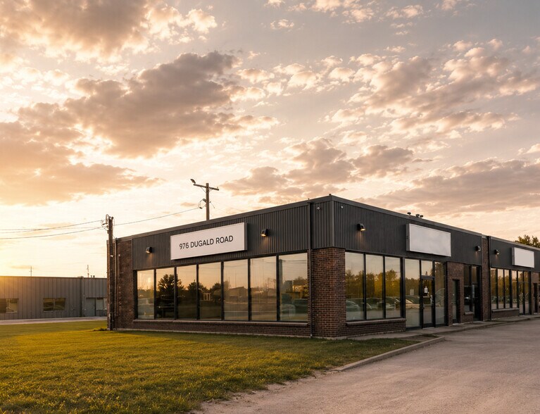 976 Dugald Rd, Winnipeg, MB à louer - Photo de l’immeuble – Image 2 sur 18