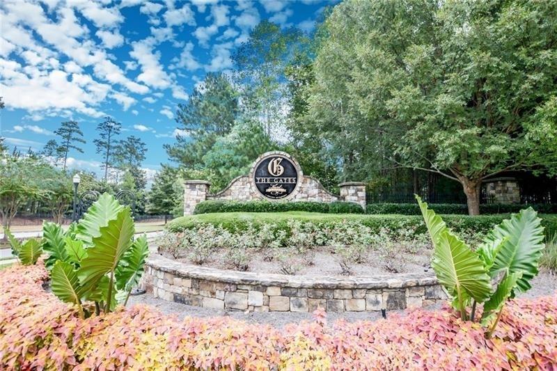 5400 Laurel Springs Pky, Suwanee, GA à louer - Photo de l’immeuble – Image 3 sur 18