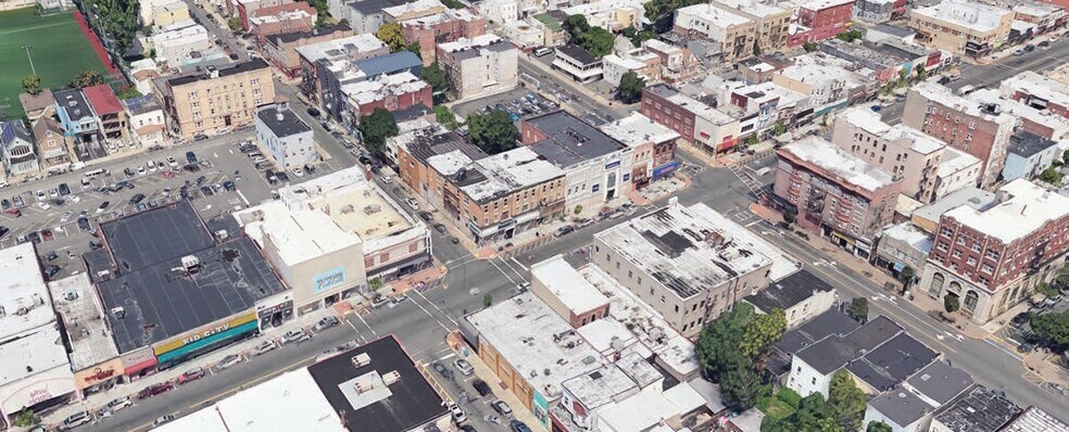 5901 Bergenline Ave, West New York, NJ à louer - Photo de l’immeuble – Image 2 sur 2