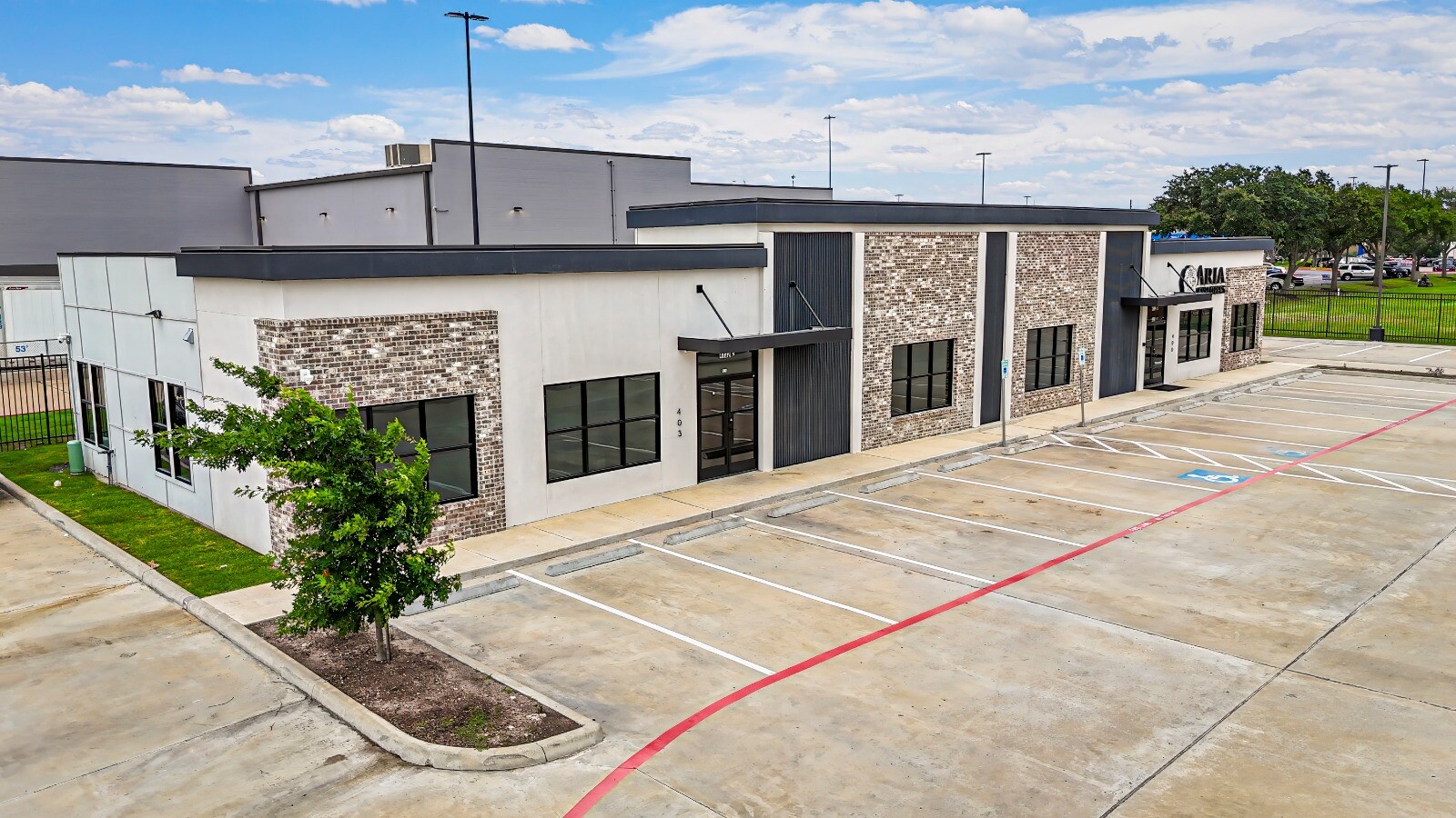 4732 Sugar Grove Blvd, Stafford, TX 77477 - Lot 403 -  - Photo intérieure - Image 1 of 8