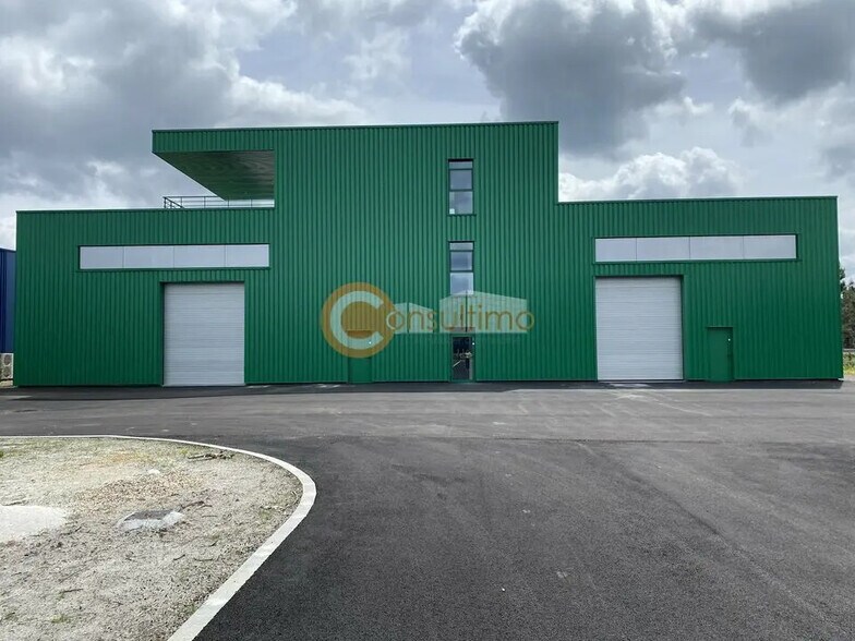 Local d'activités dans Mios à vendre - Photo de l’immeuble – Image 3 sur 12