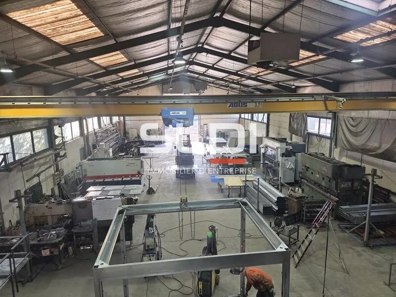 Local d'activités dans Létra à vendre Photo intérieure– Image 1 sur 5