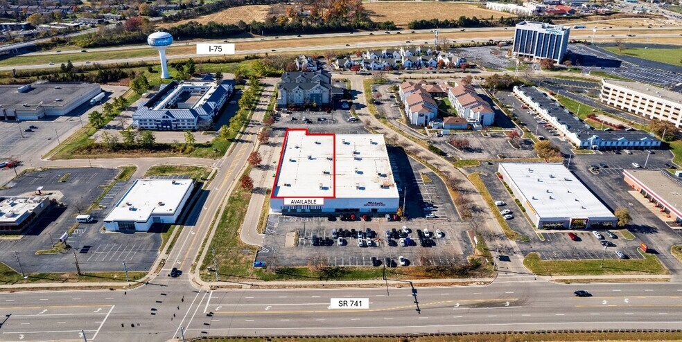 8111-8115 Springboro Pike, Miamisburg, OH à louer - Photo de l’immeuble – Image 3 sur 10