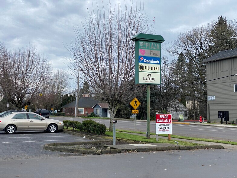 2835 19th Ave, Forest Grove, OR à louer - Photo de l’immeuble – Image 2 sur 25