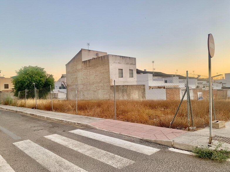 Terrain dans Cantillana, Sevilla à vendre - Photo de l’immeuble – Image 3 sur 7