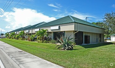 1847-1865 SE Port St Lucie Blvd, Port Saint Lucie, FL à vendre - Photo de l’immeuble – Image 2 sur 36