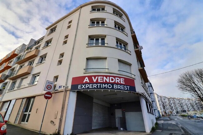 Plus de détails pour Local commercial à vendre