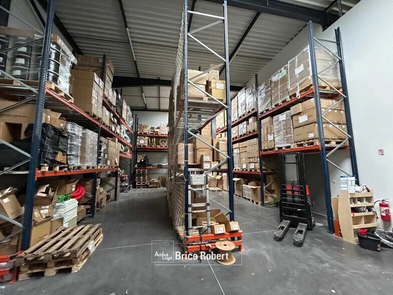 Local d'activités dans Meyzieu à vendre - Photo intérieure – Image 3 sur 13