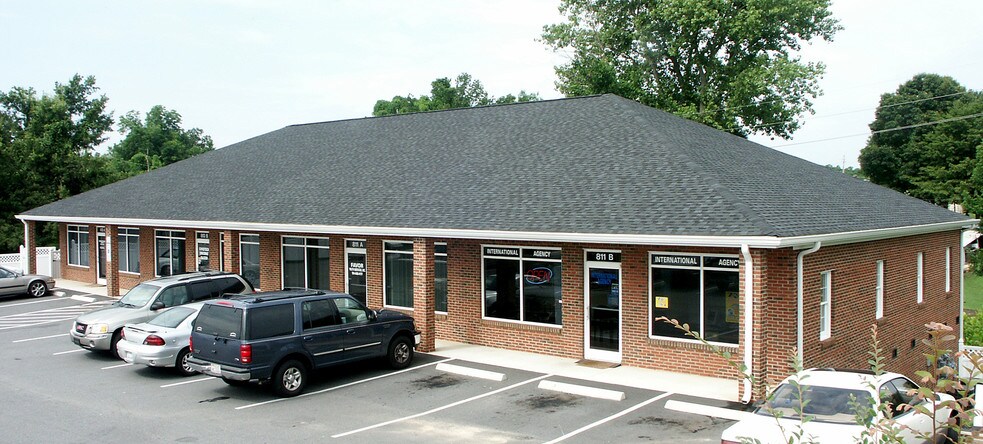 811-813 S Oakland St, Gastonia, NC à louer - Photo de l’immeuble – Image 1 sur 7