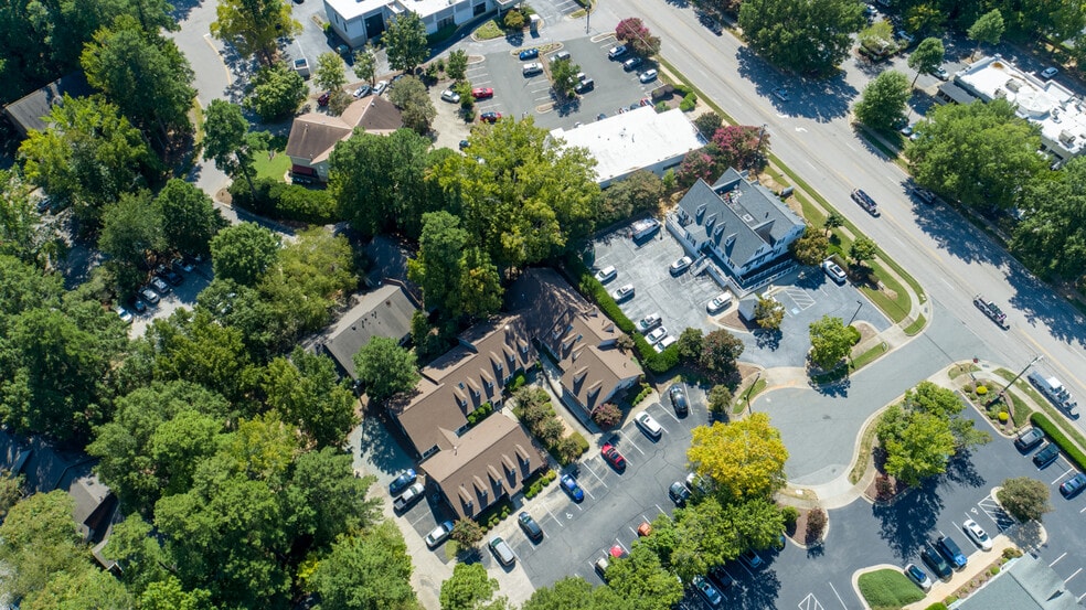 106 Brady Ct, Cary, NC à vendre - Aérien – Image 2 sur 21