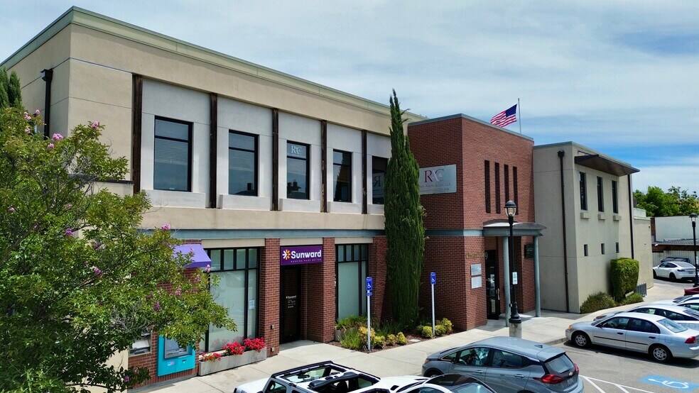 39-101 S Livermore Ave, Livermore, CA à louer - Photo de l’immeuble – Image 1 sur 6